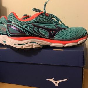 Mizuno Wave Inspire 13 Size 7.5